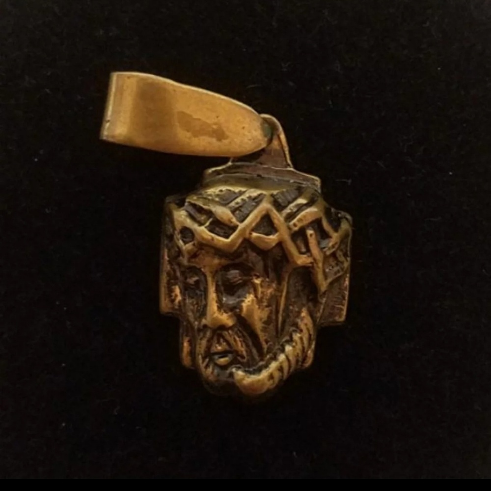 14k yellow gold Jesus Head Pendant vintage
